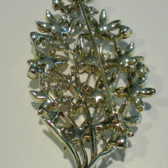 Vintage Flower Floral Pin Brooch w Rhinestones - Picture 2 of 2